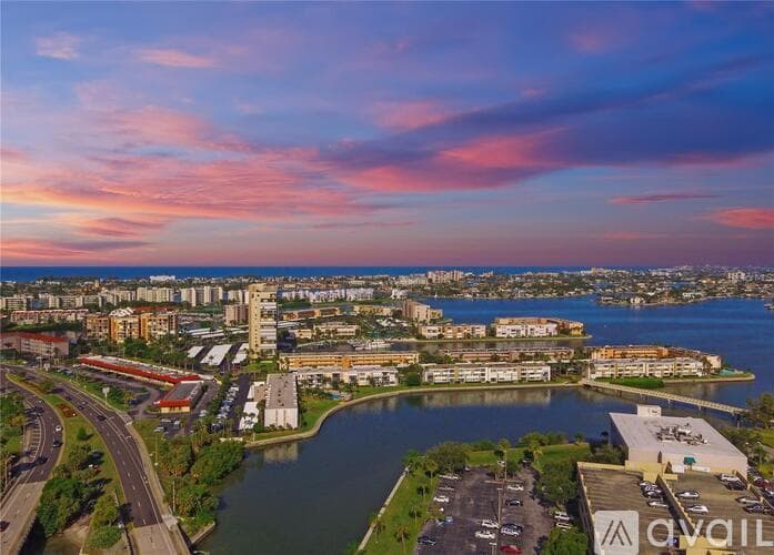 South Pasadena Condo: 7560 Bay Island Drive South