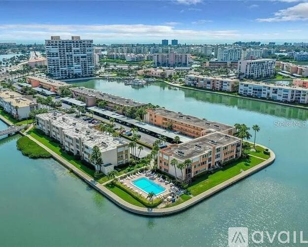 South Pasadena Condo: 7560 Bay Island Drive South