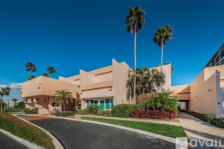 South Pasadena Condo: 7560 Bay Island Drive South