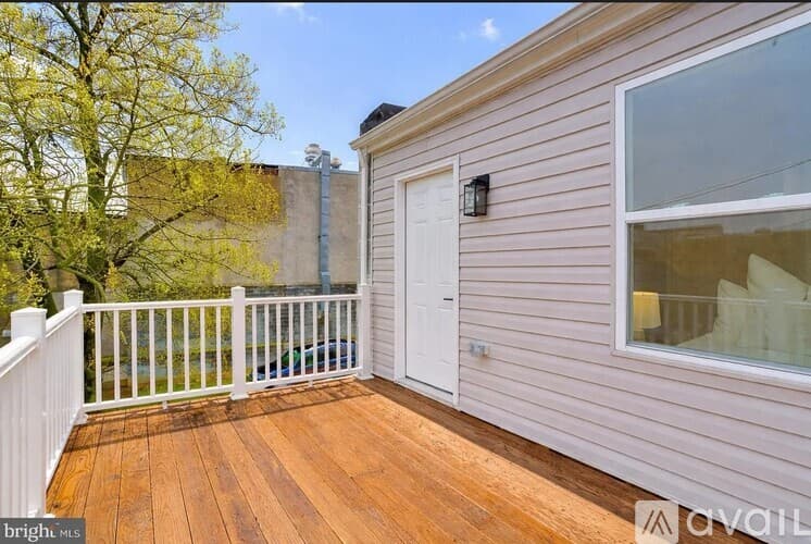 Baltimore Townhome: 711 North Patterson Park Avenue