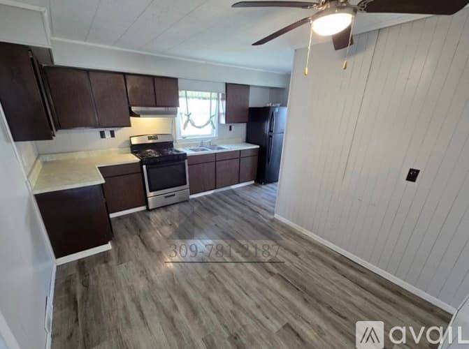 East Moline House: 2820 Kennedy Dr