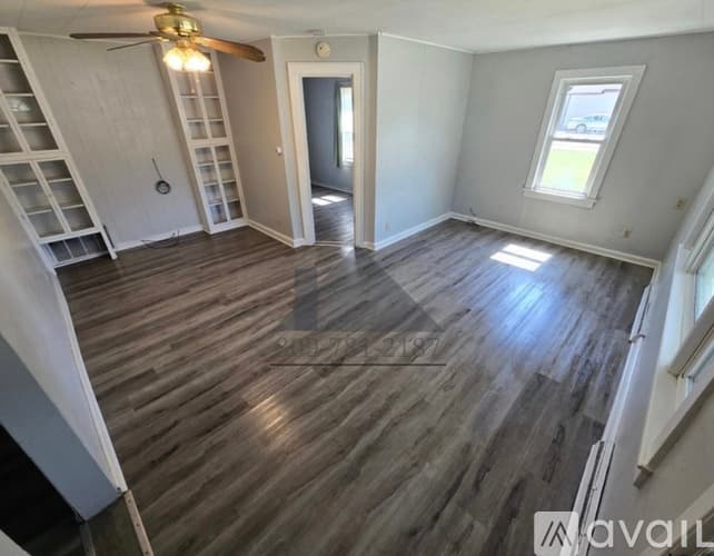 East Moline House: 2820 Kennedy Dr