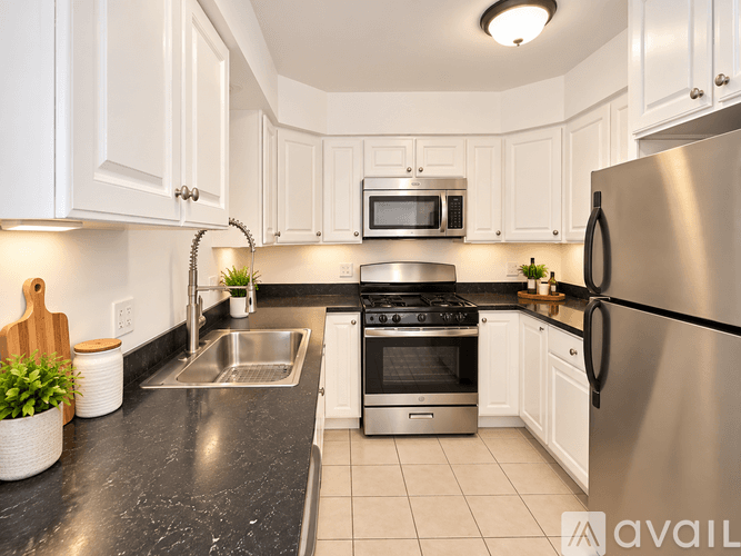 Chicago Condo: 6969 N Ashland Ave