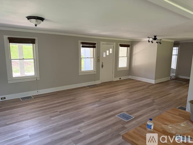 Canton House: 4299 E Cherokee Dr
