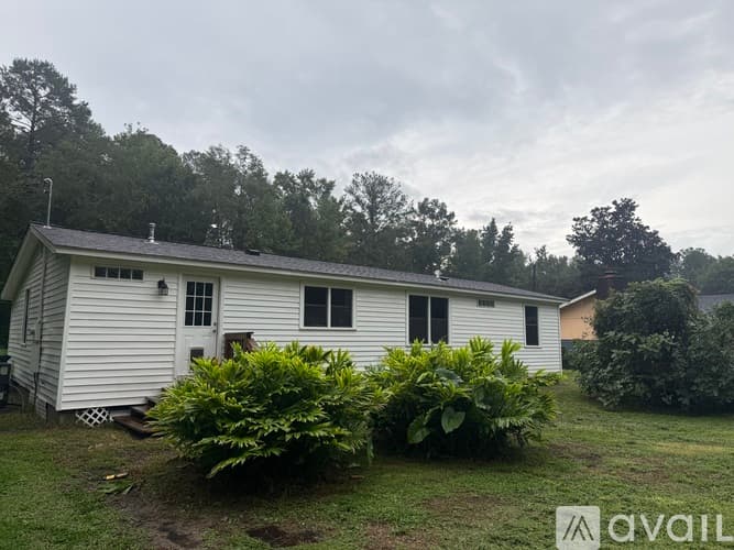 Woodbine House: 144 Hutchinson Court