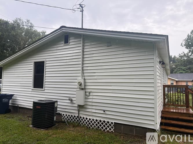 Woodbine House: 144 Hutchinson Court