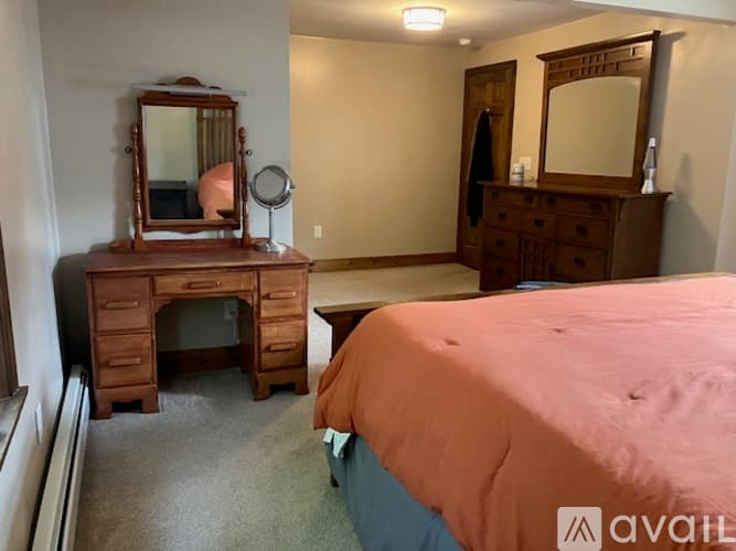 Wells House: 14 Integrity Wy