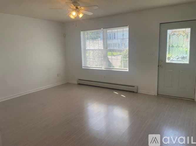 Branford Townhome: 7 Donna Lane