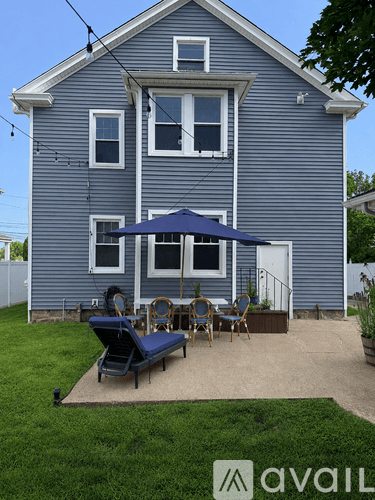 Fairfield Apartment: 86 Querida Street