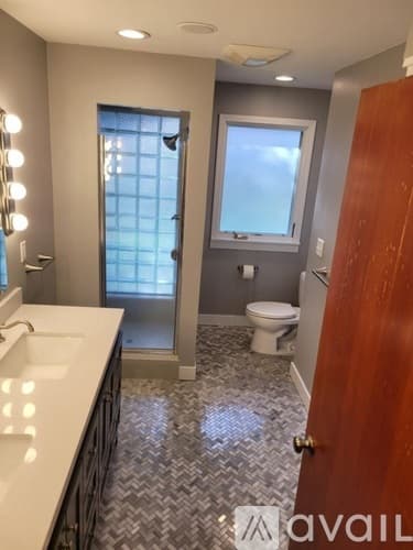 Vancouver House: 4212 NW Lavina St