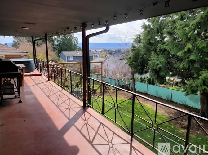 Vancouver House: 4212 NW Lavina St
