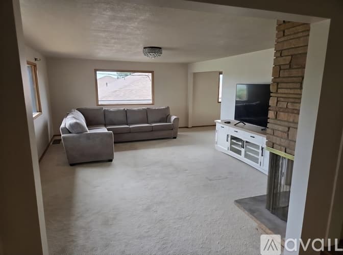 Vancouver House: 4212 NW Lavina St
