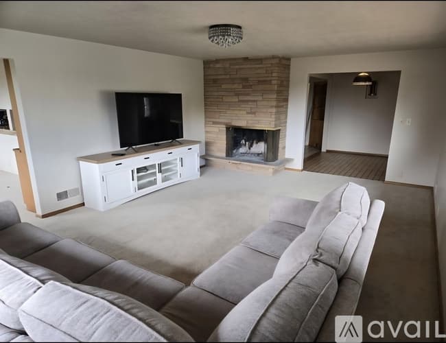 Vancouver House: 4212 NW Lavina St