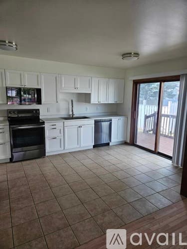 Eau Claire House: 3516 Lana Ln