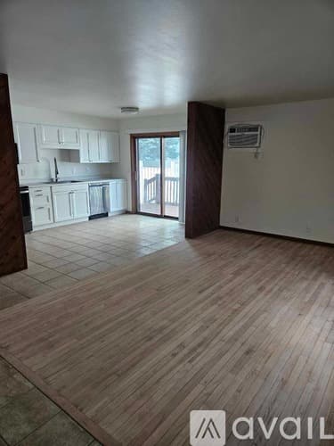 Eau Claire House: 3516 Lana Ln