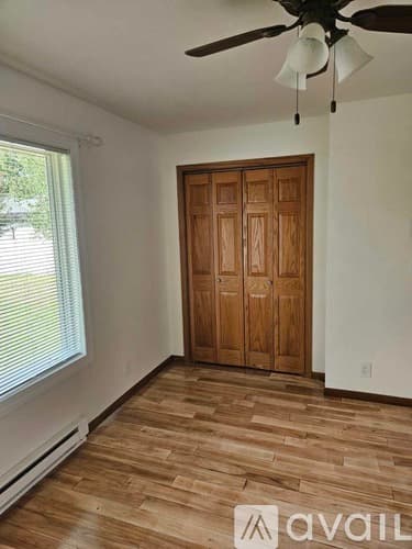 Eau Claire House: 3516 Lana Ln