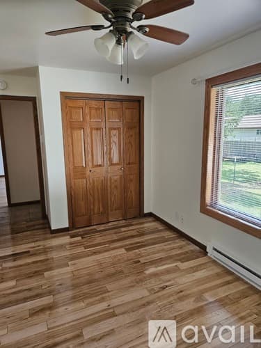 Eau Claire House: 3516 Lana Ln