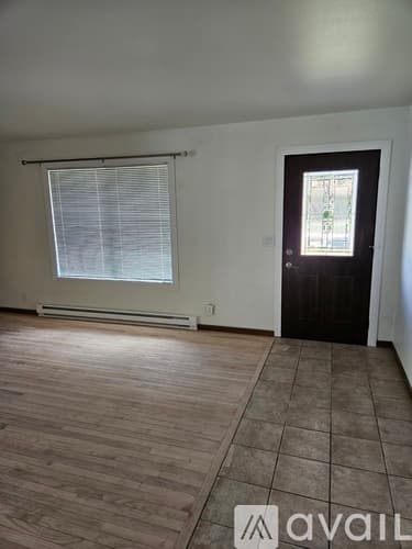 Eau Claire House: 3516 Lana Ln