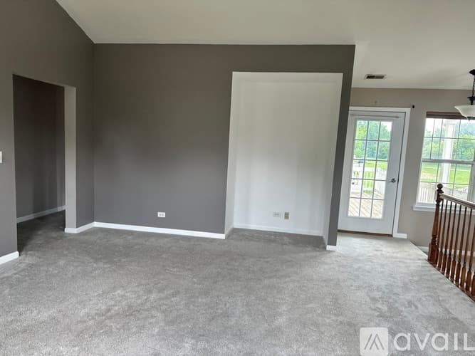 Lakemoor House: 659 Arbor Cir