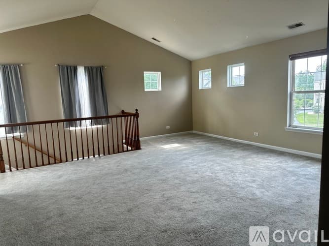 Lakemoor House: 659 Arbor Cir
