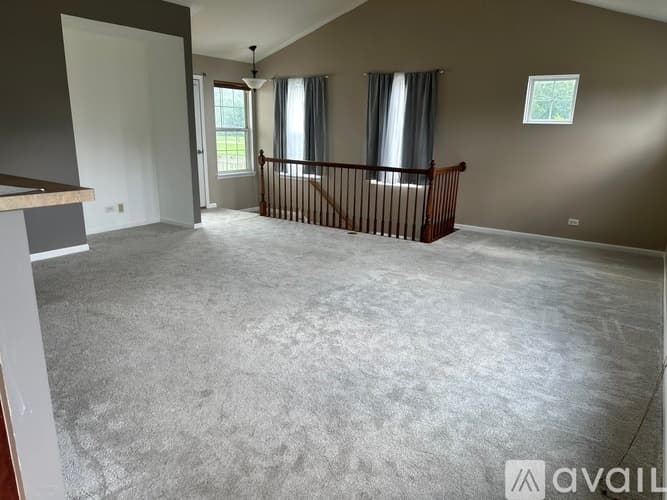 Lakemoor House: 659 Arbor Cir