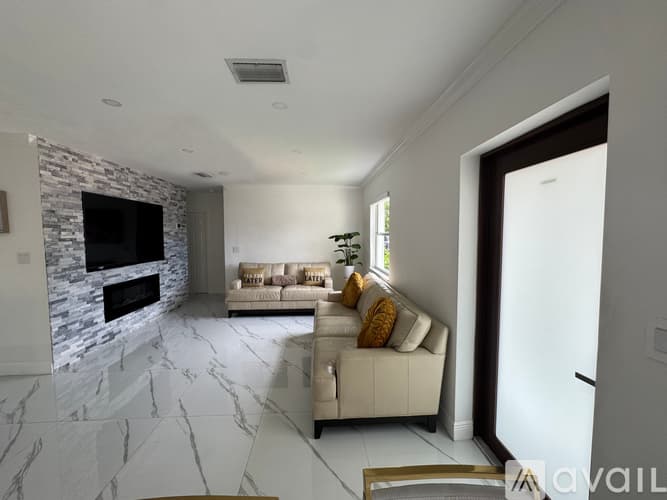 Miami House: 7525 Southwest 28th Terrace