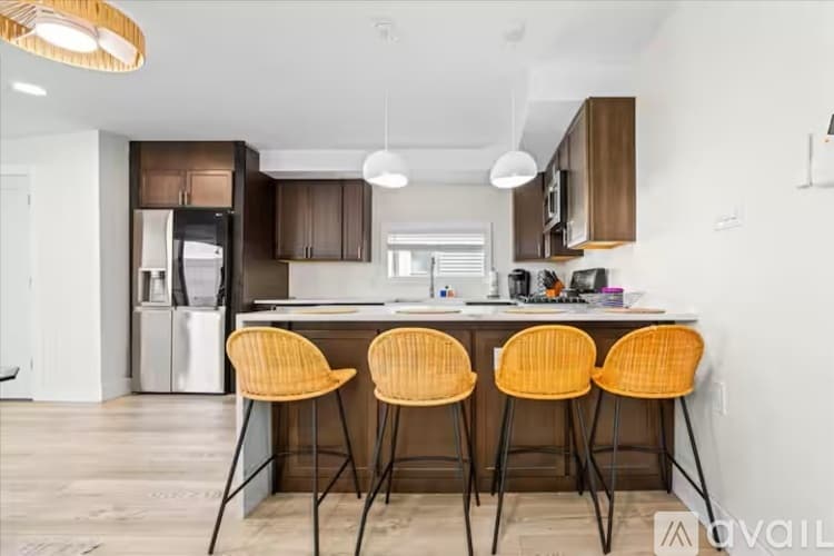 Ventnor City House: 5109 Winchester Ave
