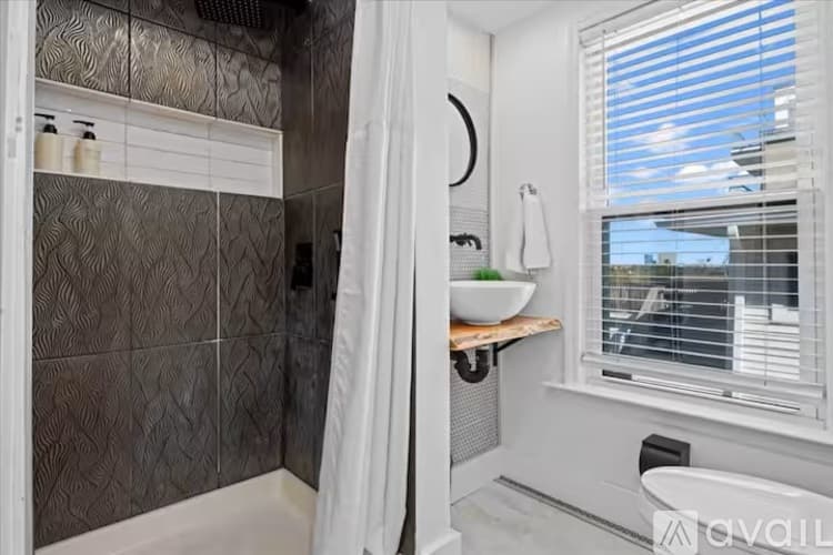 Ventnor City House: 5109 Winchester Ave