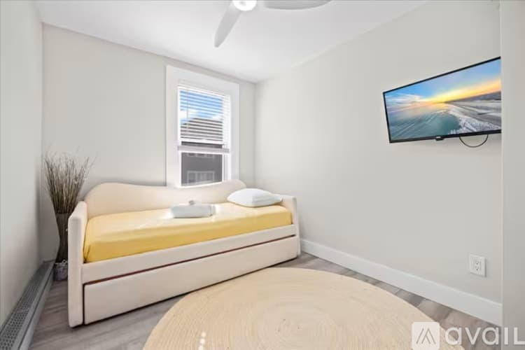 Ventnor City House: 5109 Winchester Ave