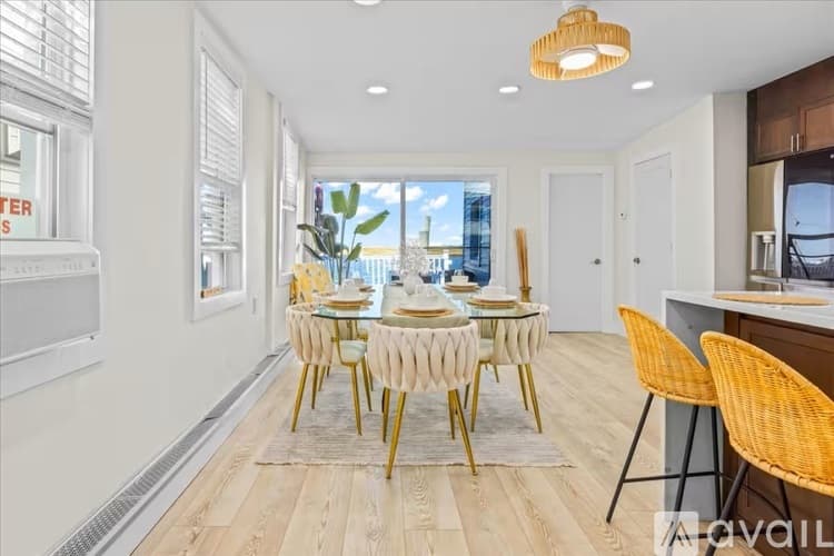 Ventnor City House: 5109 Winchester Ave