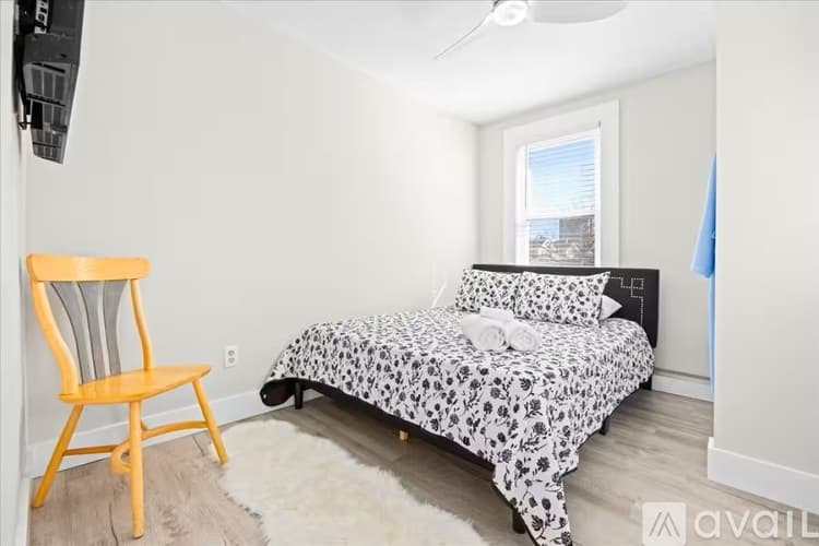 Ventnor City House: 5109 Winchester Ave