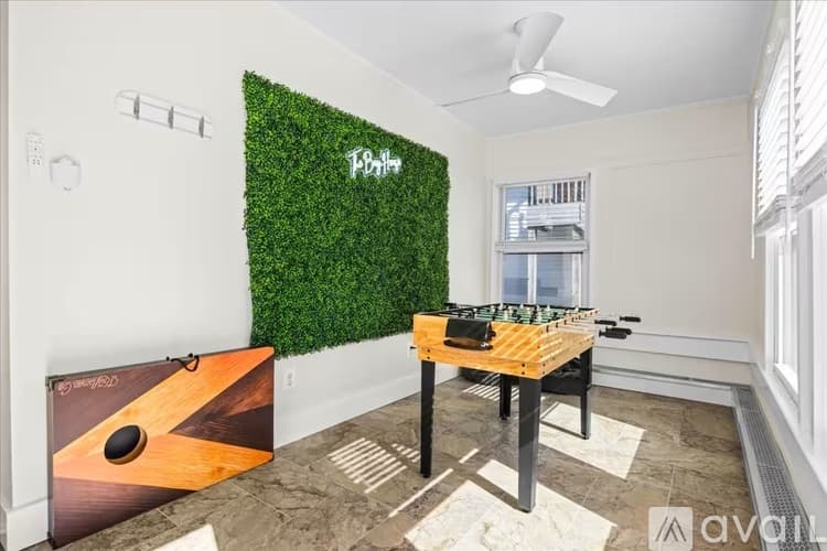 Ventnor City House: 5109 Winchester Ave