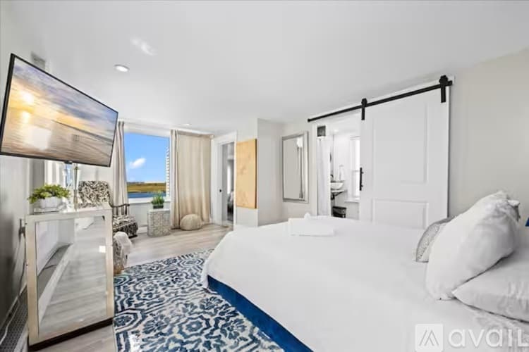 Ventnor City House: 5109 Winchester Ave