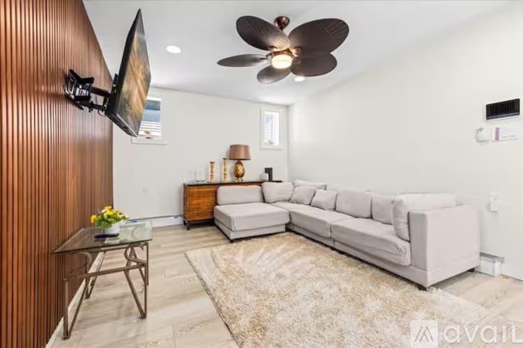 Ventnor City House: 5109 Winchester Ave