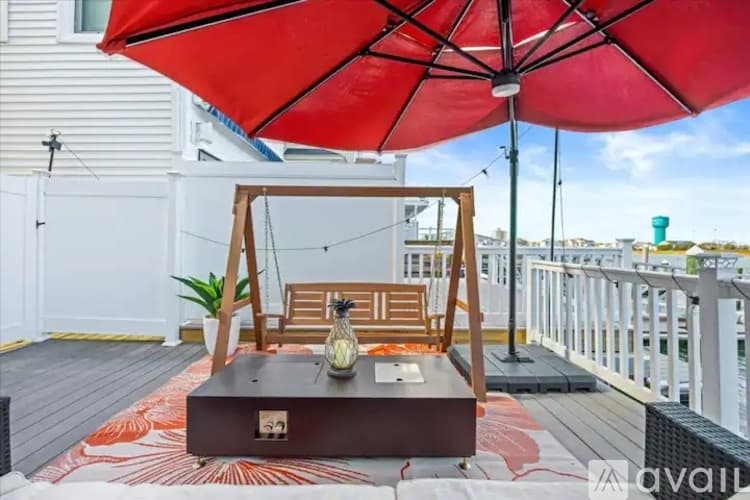 Ventnor City House: 5109 Winchester Ave
