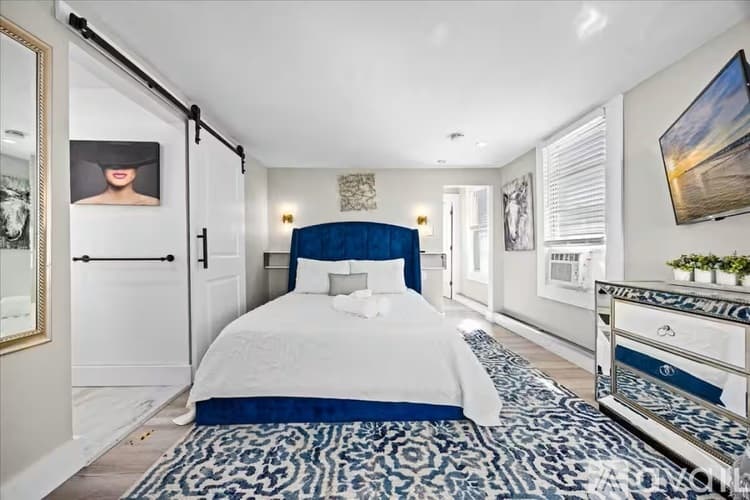 Ventnor City House: 5109 Winchester Ave