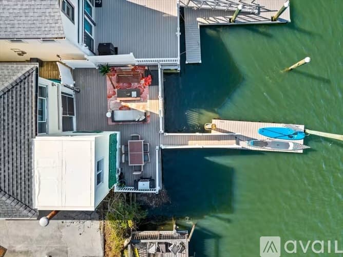 Ventnor City House: 5109 Winchester Ave