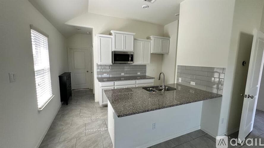Liberty Hill House: 116 Krupp Ave