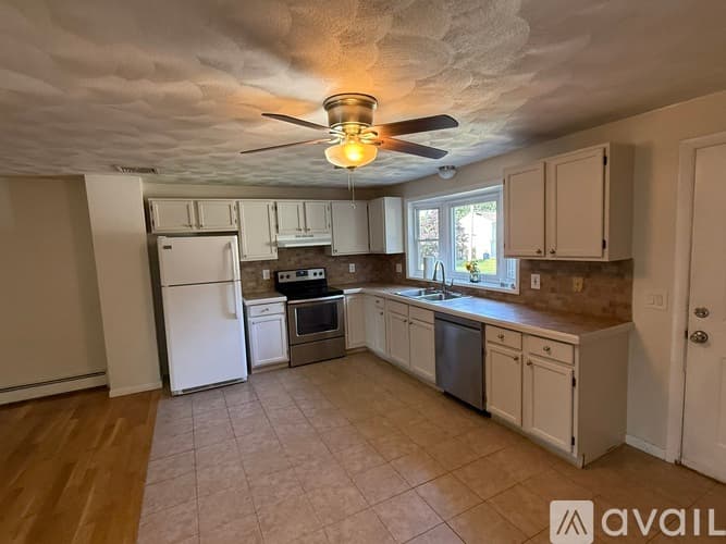 Warwick House: 513 Tidewater Drive