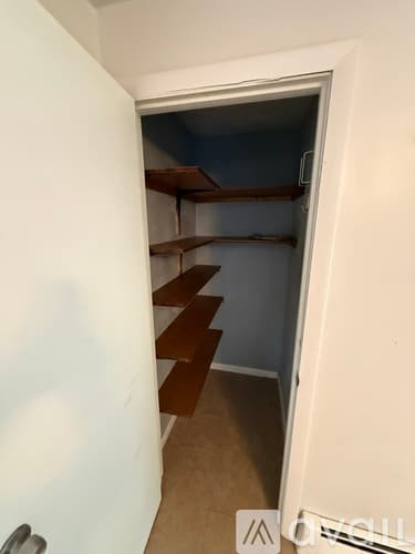 Warwick House: 513 Tidewater Drive