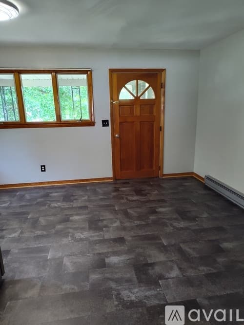 Uniontown Apartment: 242 Old Pittsburgh Road