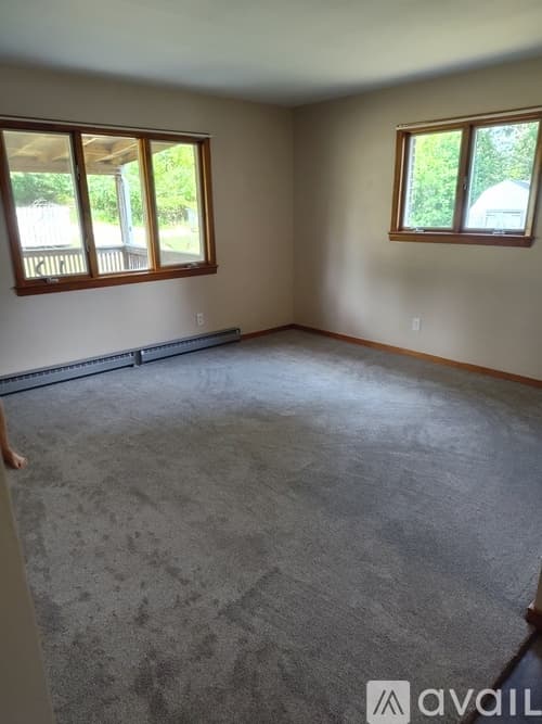 Uniontown Apartment: 242 Old Pittsburgh Road