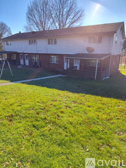 Uniontown Apartment: 242 Old Pittsburgh Road