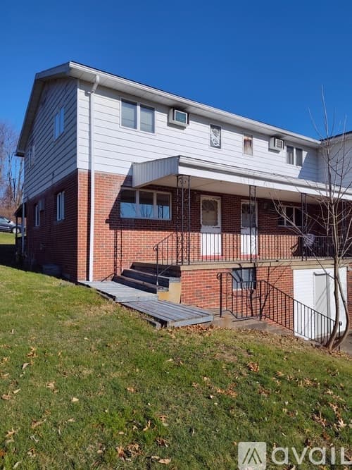 Uniontown Apartment: 242 Old Pittsburgh Road