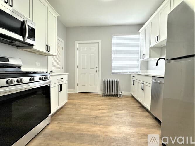 Chicago Apartment: 1400 W Summerdale Ave