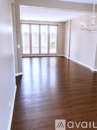 Naperville House: 627 Conestoga Rd