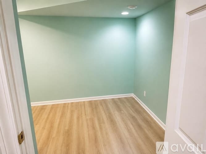 Naperville House: 627 Conestoga Rd
