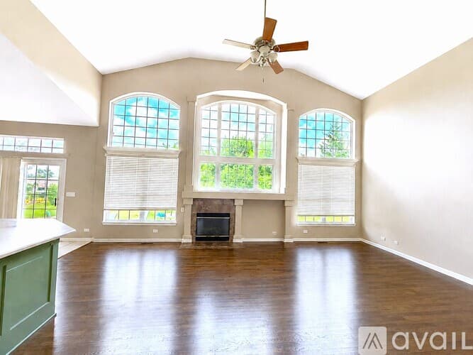 Naperville House: 627 Conestoga Rd