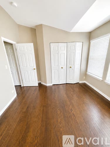 Naperville House: 627 Conestoga Rd