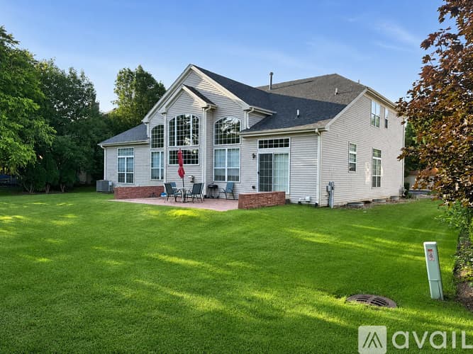 Naperville House: 627 Conestoga Rd